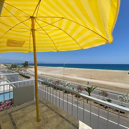 Rainbow Seafront Apartment