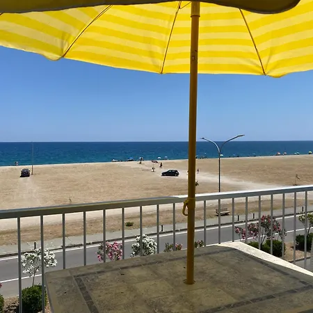 Rainbow Seafront Apartment