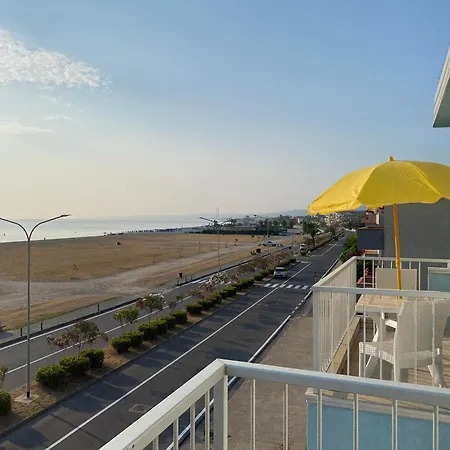 Rainbow Seafront Marina di Schiavonea