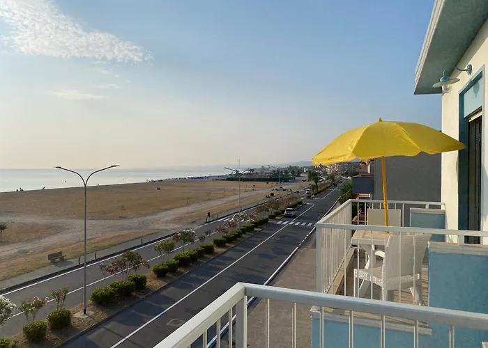Rainbow Seafront Marina di Schiavonea