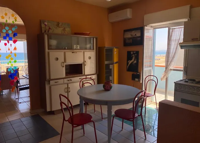 Apartamento Rainbow Seafront